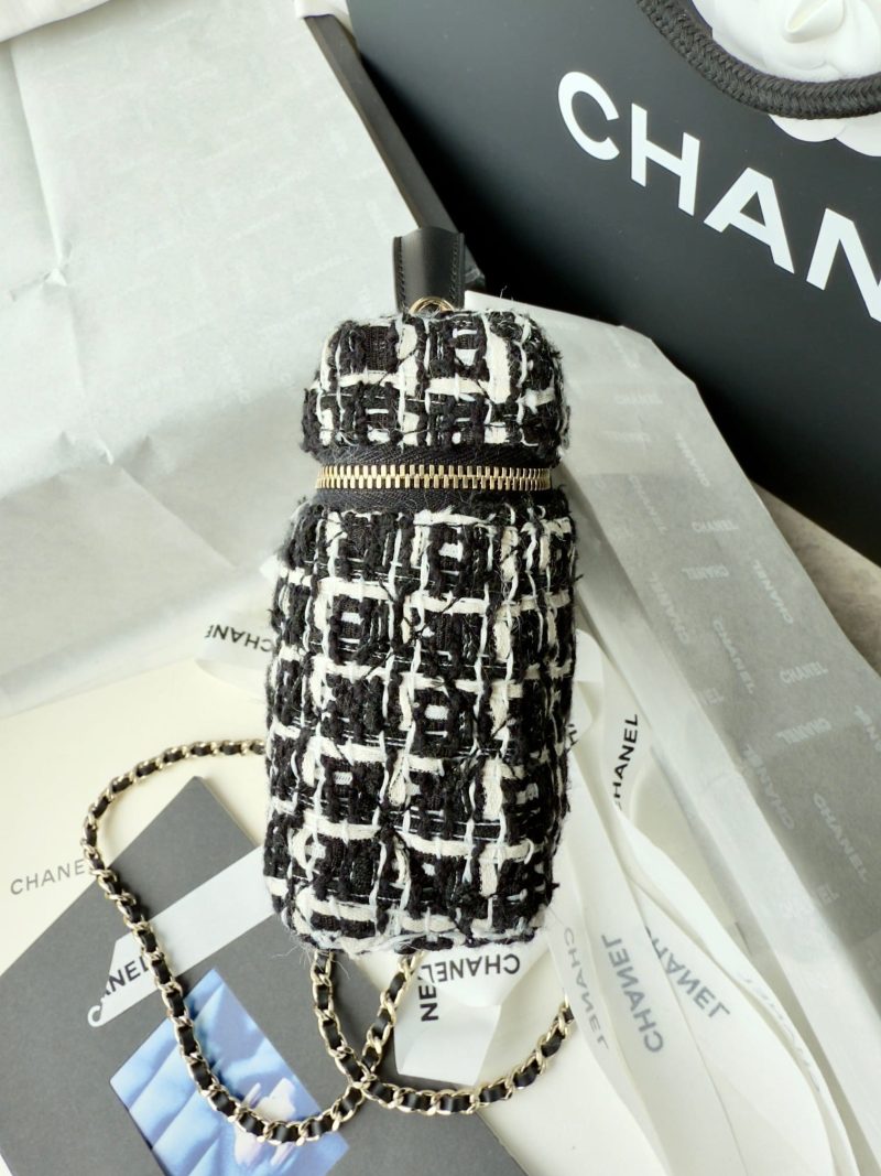 Tweed Quilted Vanity Black White - Image 6
