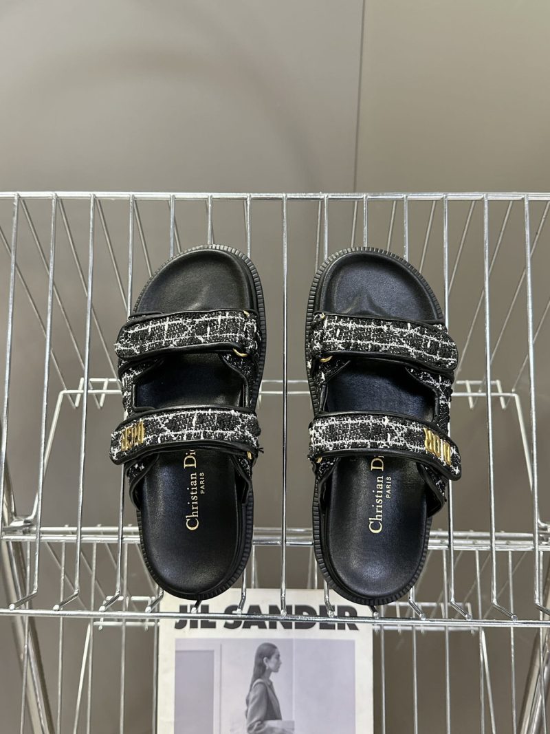 Dior SLipper - Image 30