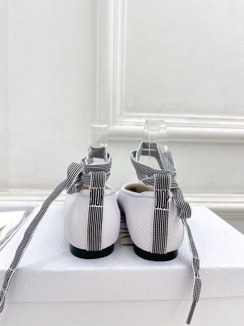 D-Journey Lace-Up Flat - Image 8