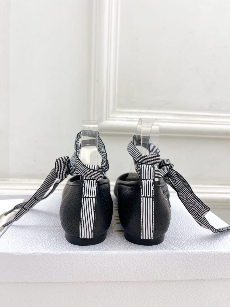 D-Journey Lace-Up Flat - Image 18