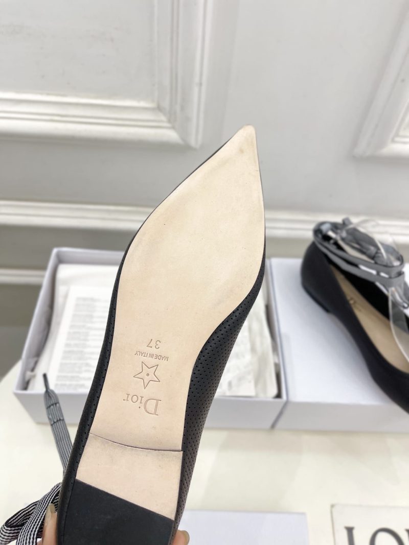 D-Journey Lace-Up Flat - Image 19