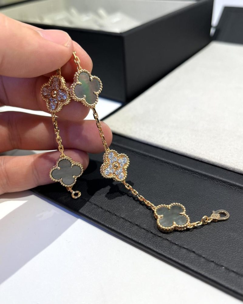 Grey mother of pearl clover bracelet 925 - Image 9